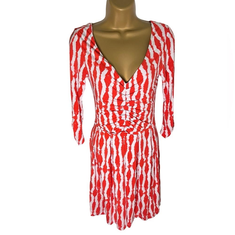 Tart Ruched Dress V-Neck Fit & Flare Abstract Ikat Stripe Deep Coral White S
